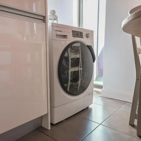 Апартаменти Bairro Alto Stunning Flat With Balcony By Lovelystay *