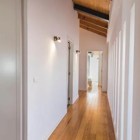 Bairro Alto Stunning Flat With Balcony By Lovelystay