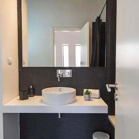 Bairro Alto Stunning Flat With Balcony By Lovelystay