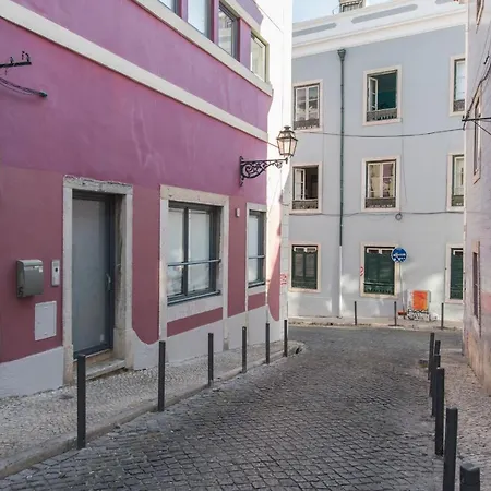 Bairro Alto Stunning Flat With Balcony By Lovelystay * Лісабон