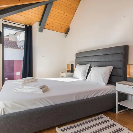Bairro Alto Stunning Flat With Balcony By Lovelystay Lisbona