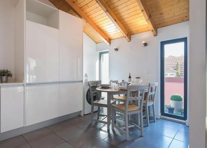 Bairro Alto Stunning Flat With Balcony By Lovelystay شقة *