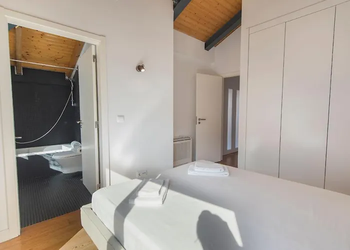 Bairro Alto Stunning Flat With Balcony By Lovelystay * Lisboa