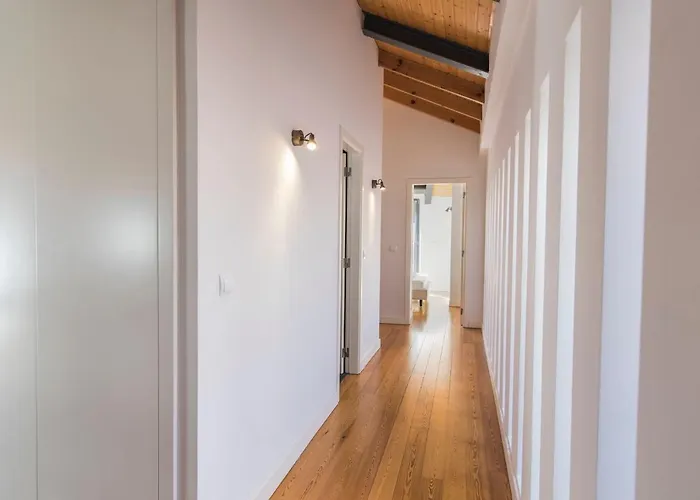 Bairro Alto Stunning Flat With Balcony By Lovelystay