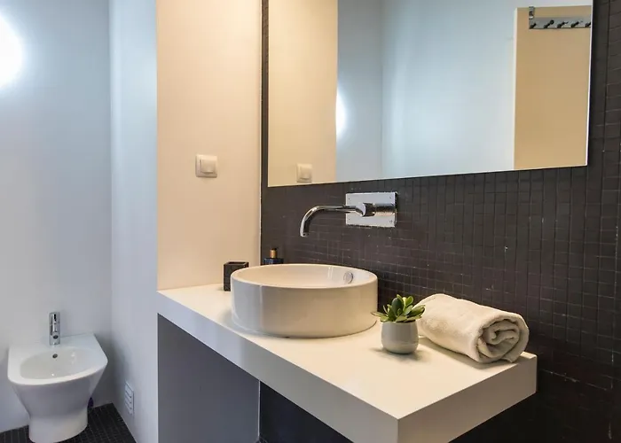 Bairro Alto Stunning Flat With Balcony By Lovelystay *