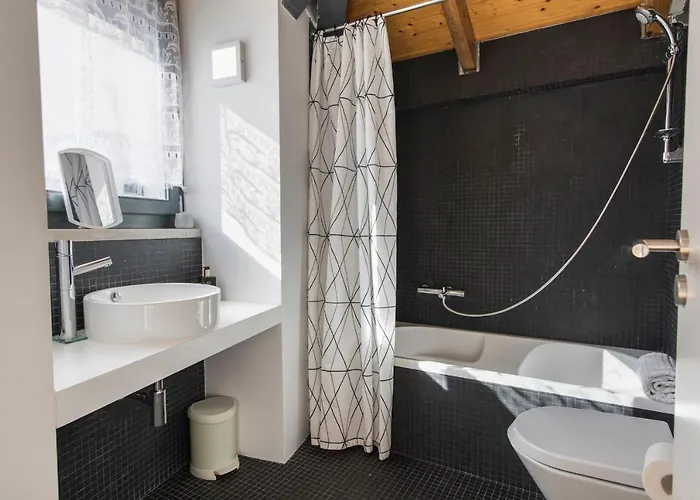 Bairro Alto Stunning Flat With Balcony By Lovelystay * Lisboa