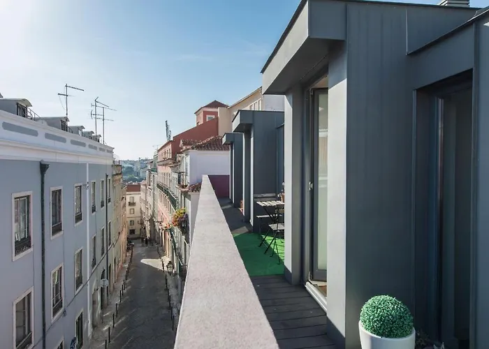 شقة Bairro Alto Stunning Flat With Balcony By Lovelystay *