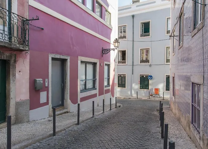 Bairro Alto Stunning Flat With Balcony By Lovelystay * Lisboa
