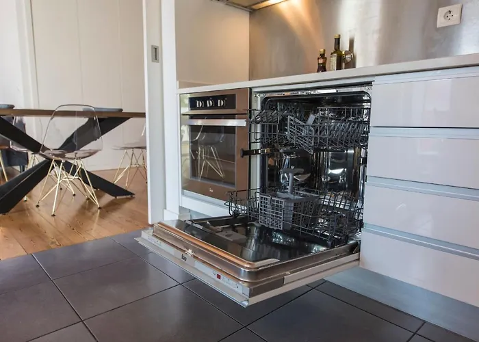 Bairro Alto Stunning Flat With Balcony By Lovelystay شقة Lisboa