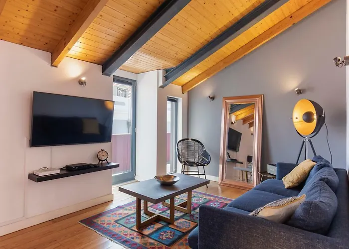 Bairro Alto Stunning Flat With Balcony By Lovelystay * Lisboa