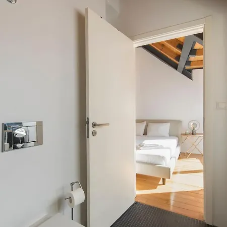 Bairro Alto Stunning Flat With Balcony By Lovelystay Apartment