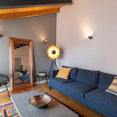 Bairro Alto Stunning Flat With Balcony By Lovelystay Lägenhet *